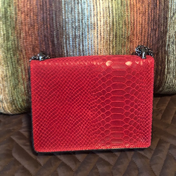 Crocodile Design RED Handbag (Paris) - Picture 9 of 14